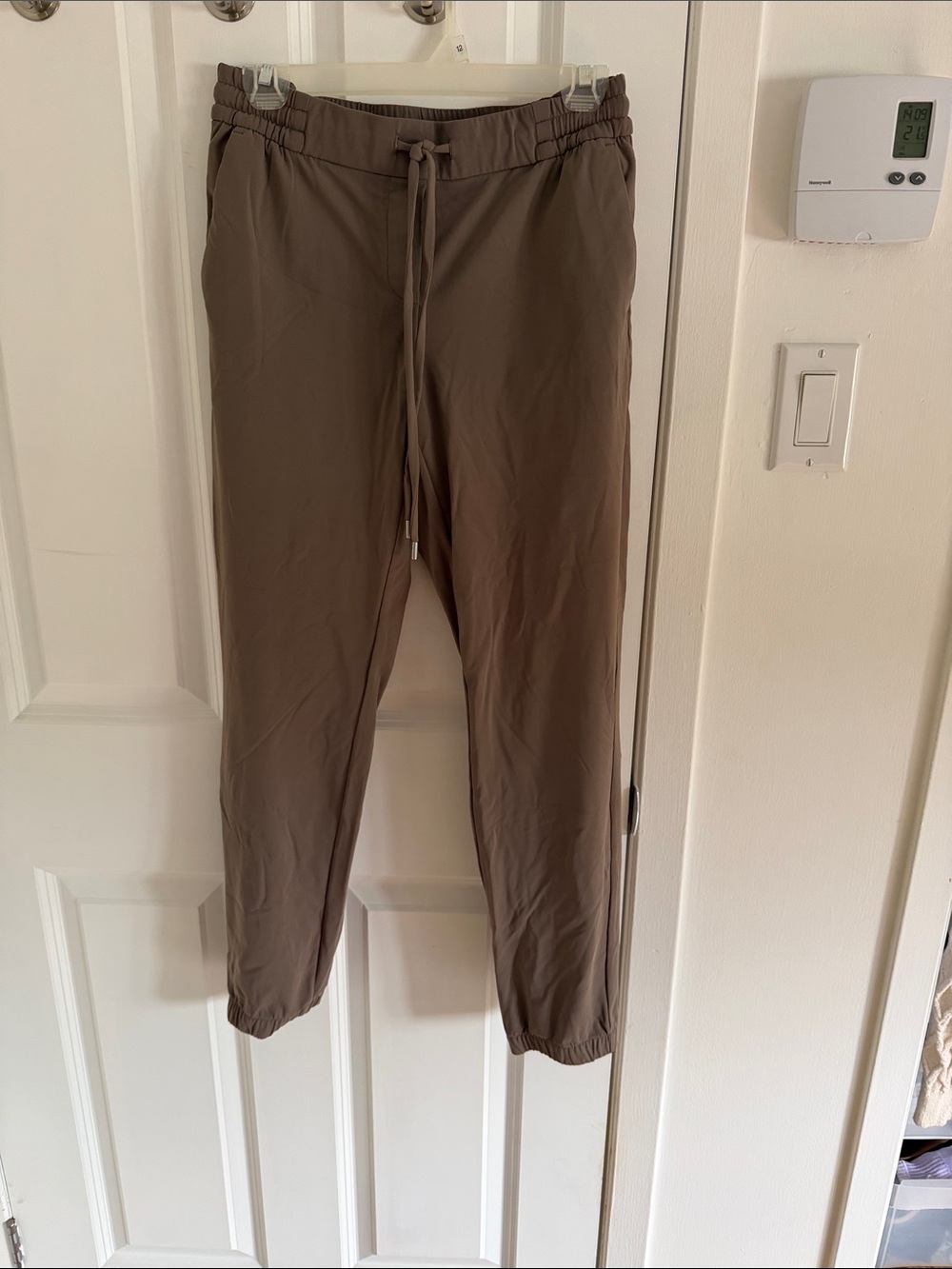 RW&CO. Drawstring Joggers - Taupe Brown